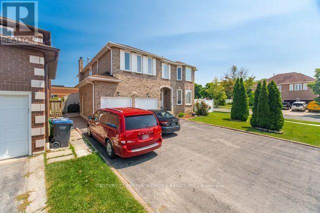 Photo - 5723 Riverdale Crescent