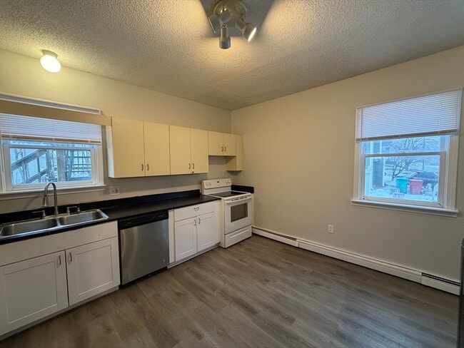 Photo - 137 Midland St Unit 1