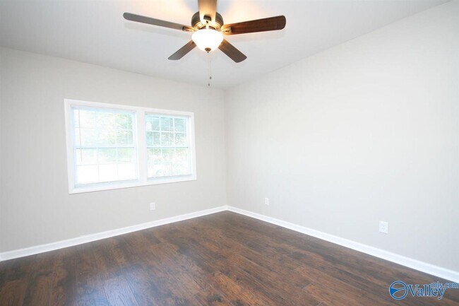 Photo - 403 Arthur St NW