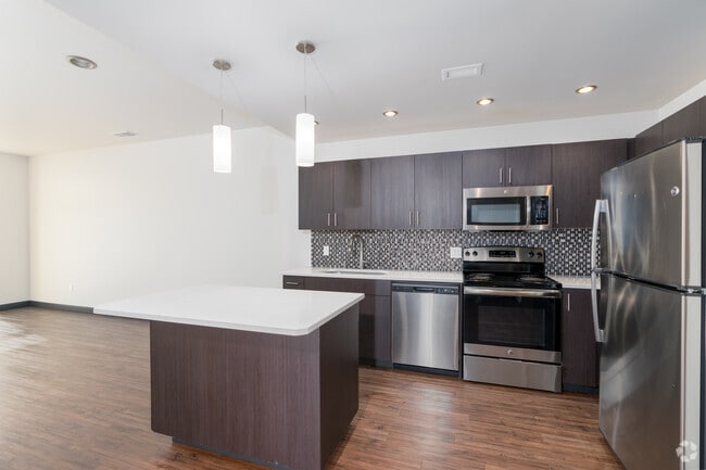 1BR, 1BA - 667SF - Kitchen