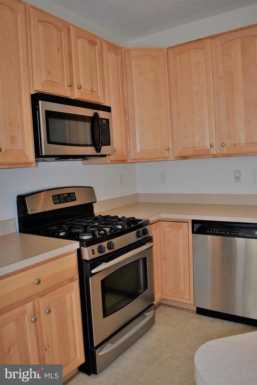 Photo - 1481 Pangbourne Way