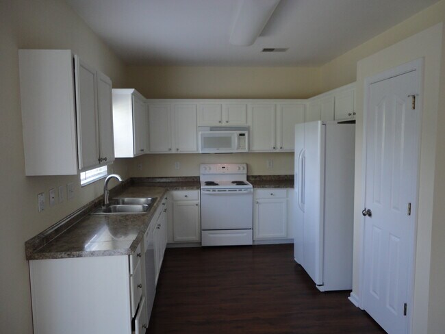 Photo - 3006 Moonstone Ln