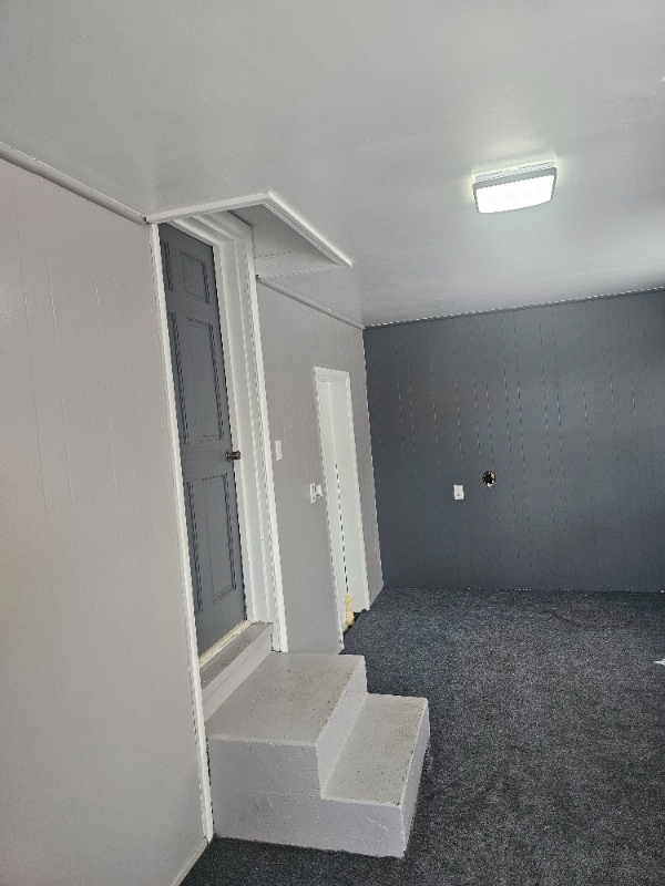 Building Photo - 731 Tulip St SW