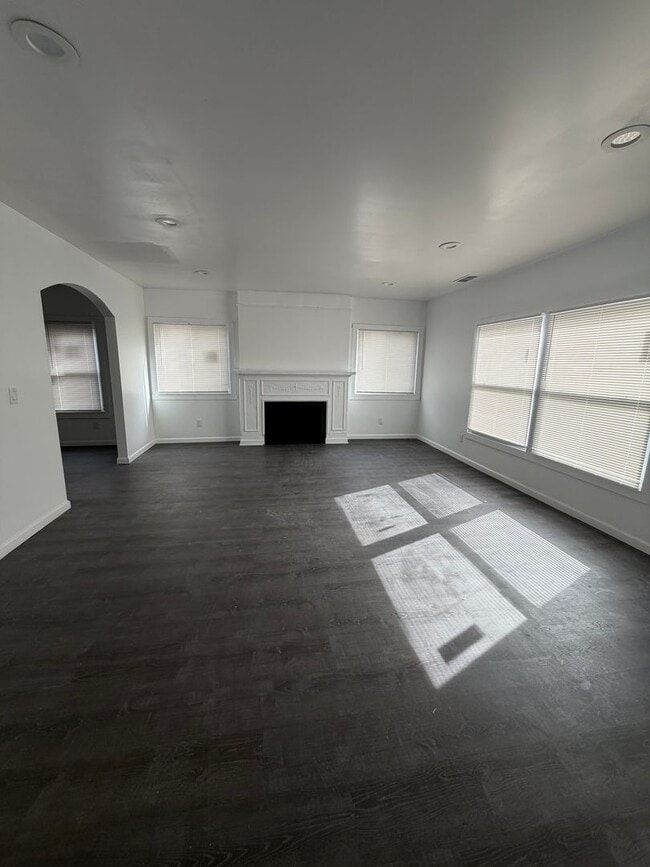Photo - 3 Bedroom 2 bath duplex