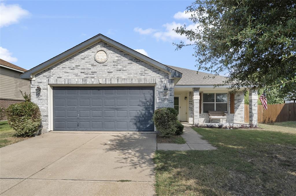 Photo - 207 Blue Roan Dr