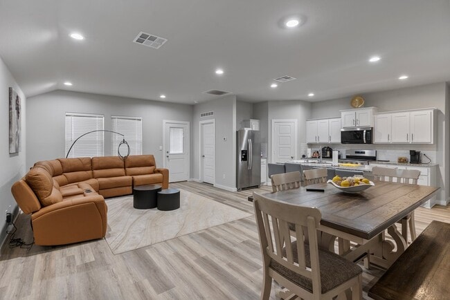 Photo - 7705 Brown Bark Rd