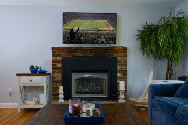 Building Photo - 15 S Village Dr Unit ID1246086P Rental
