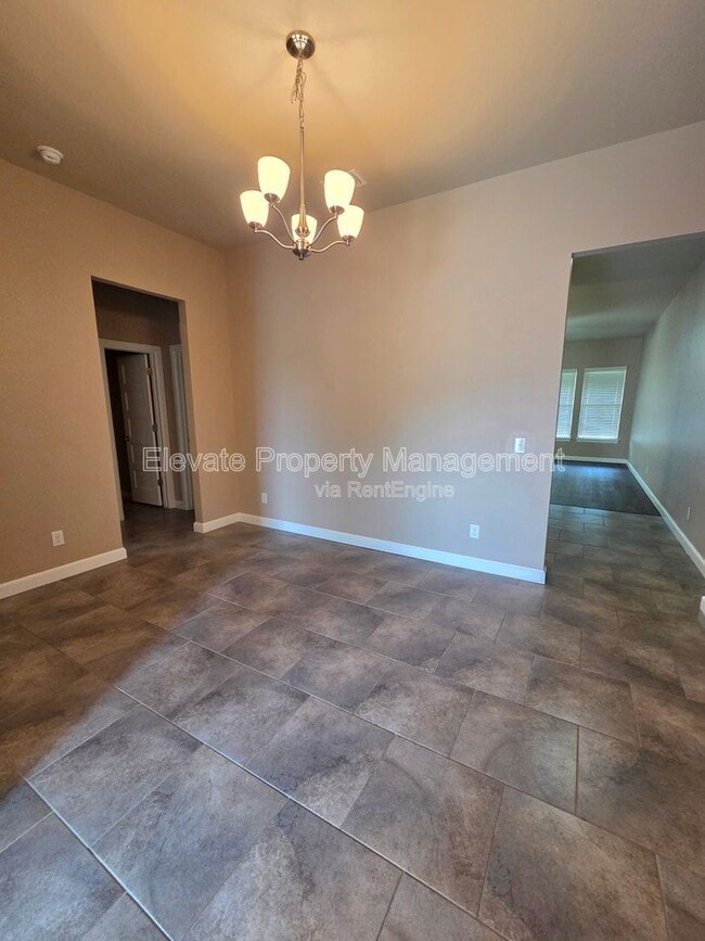 Photo - 2301 Kintyre Rd