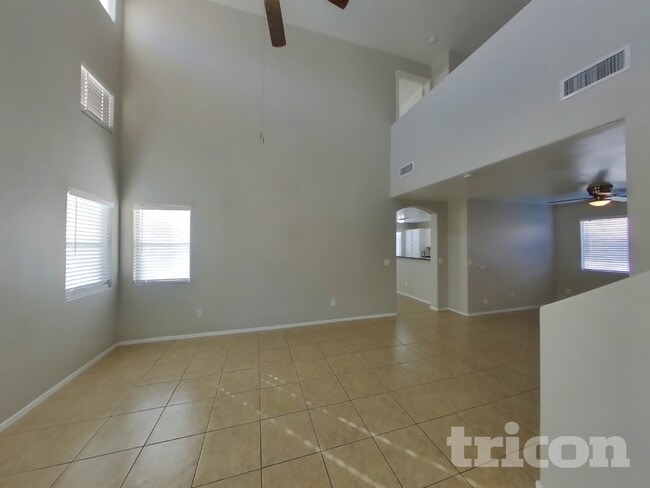 Photo - 7024 N 77th Dr