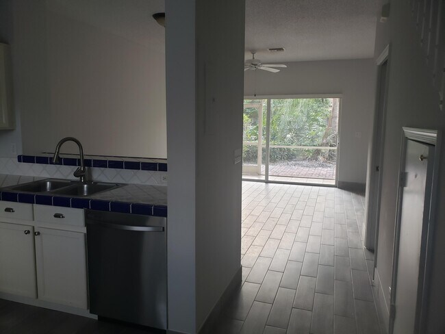 Photo - 6945 Stoney Creek Cir