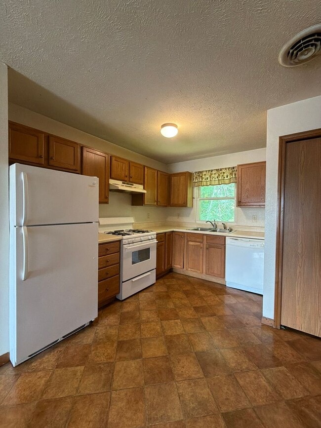 Building Photo - 269 Woodridge Ct Unit Apt. D