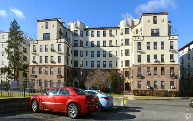 Photo - Wykagyl Garden Apartments
