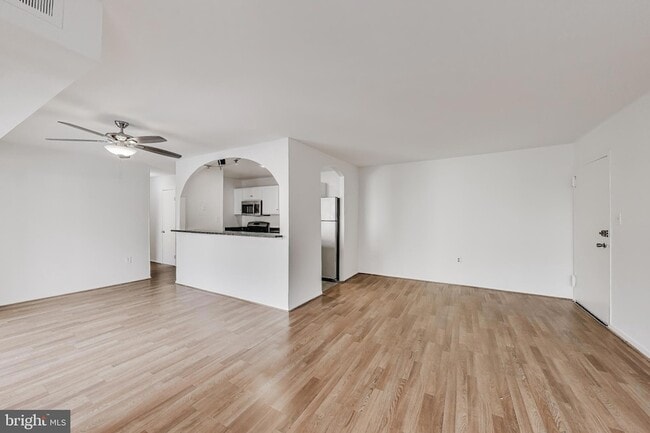 Photo - 12307 Braxfield Ct Unidad 5