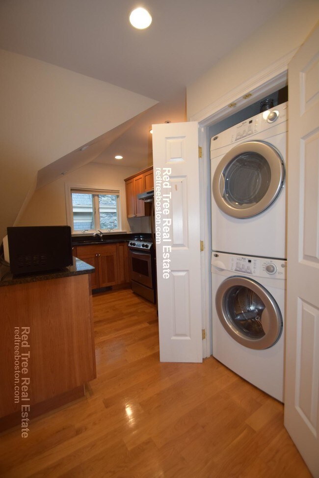 Photo - 10 Selkirk Rd