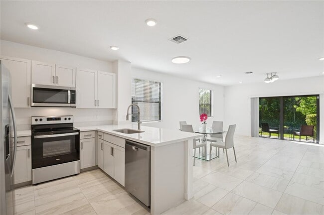 Photo - 180 SE 5th Ct