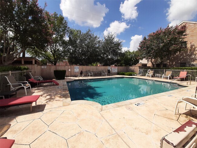 Photo - 767 Bering Dr Unidad A