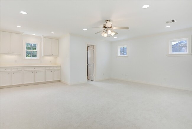 Photo - 6341 Mercer St