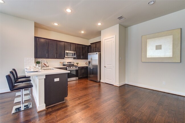 Photo - 8803 Hollister Pine Ct