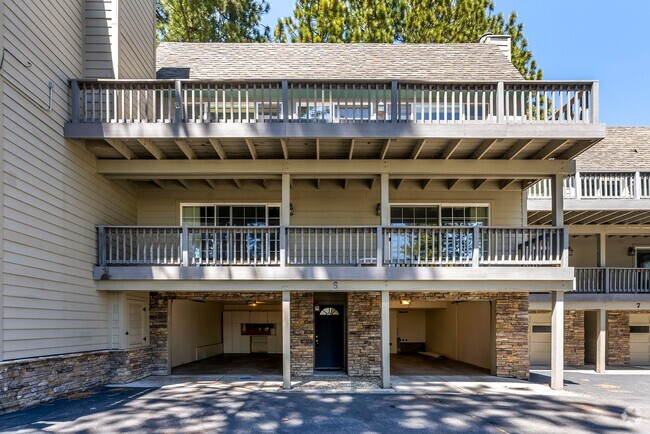 Building Photo - Golf Coarse Complex Rental