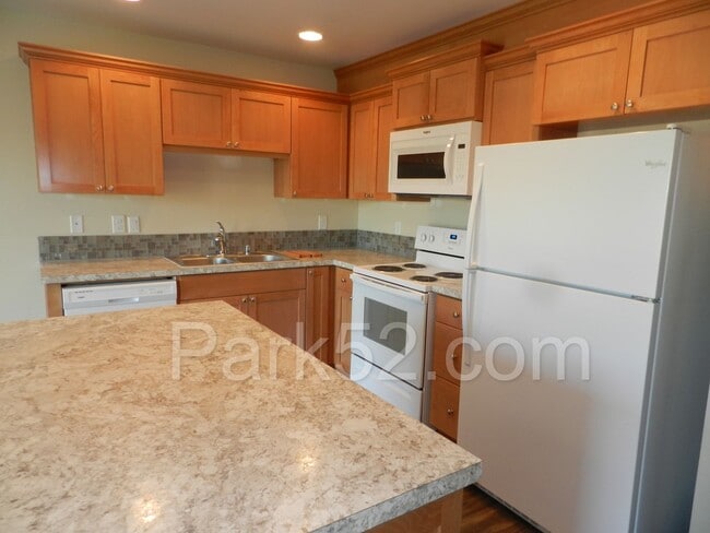 Photo - 3 bedroom 1.5 bathroom duplex in Fife!