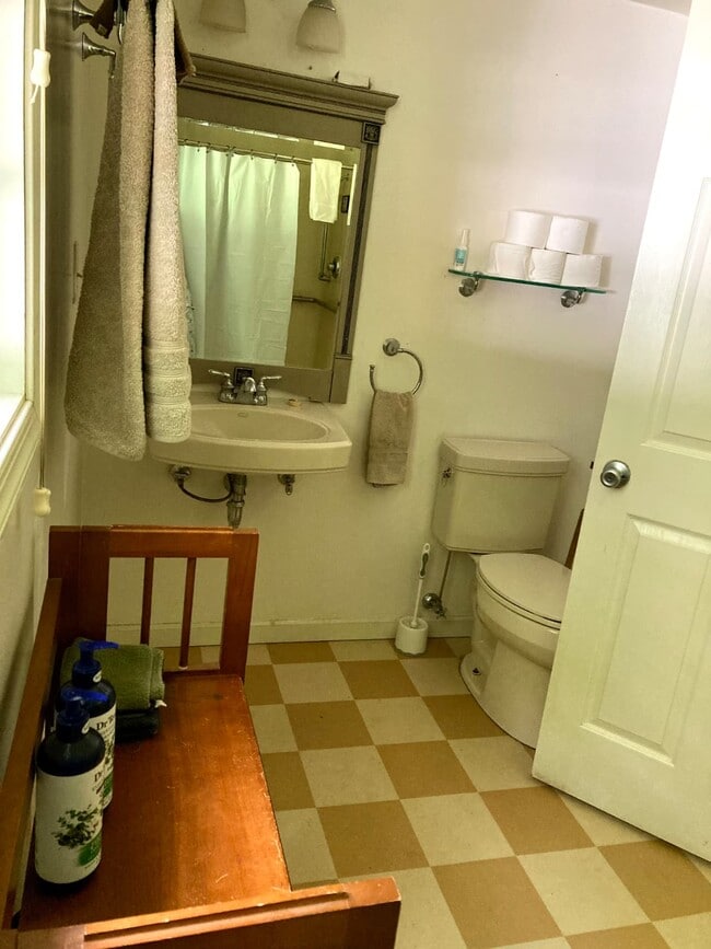 Photo - 1132 Shanghai Rd