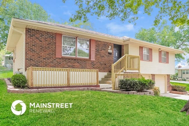 Photo - 701 N Redwood Dr