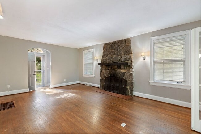 Photo - 783 Sanders Rd