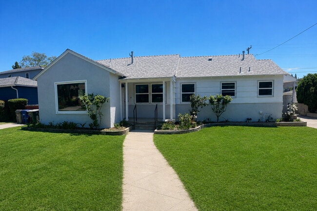 Building Photo - Beautifully Renovated La Mesa Home with 2-Car Detached Garage!