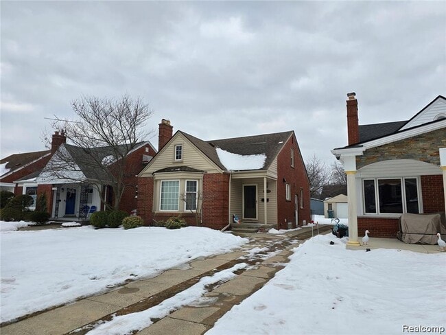 Photo - WELL MAINTAINED 3 BEDROOM 1.5 BATH BRICK BUNGALOW LOCATED IN ESTABLISHED WEST DEARBORN NEIGHBORHOOD