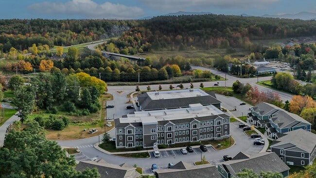 Building Photo - 2 bed, 1 bath apartment with washer and dryer included (65 Griffin Ln #202) Unit 65-202