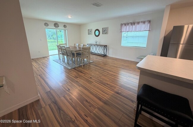 Photo - 3161 Fergus Ave