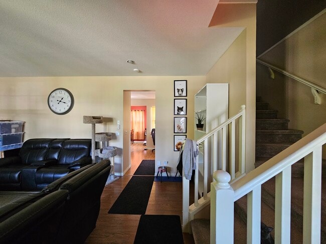 Photo - 36220 Shadbolt Ave