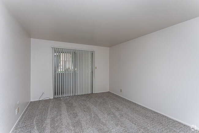 1BR, 1BA - 788SF