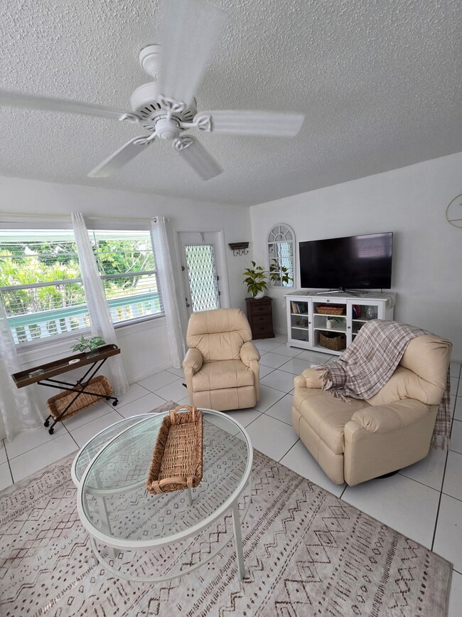 Building Photo - 477 Tilford V Unit 477