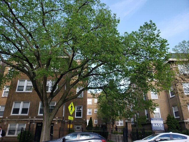 Building Photo - 4837 N Kimball Ave Unit I2