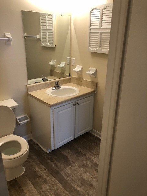 Cuarto de baño para residentes con vista 2 - Coachman Club Apartments