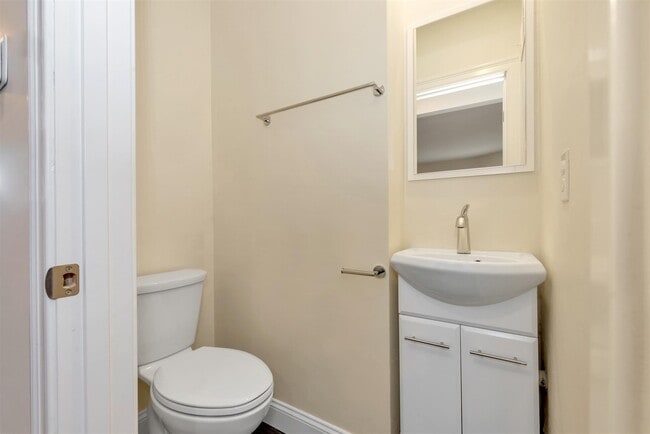 Photo - 161 4th St Unit 1