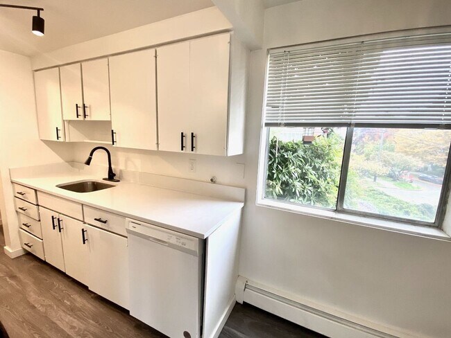 Photo - Hamlin Place