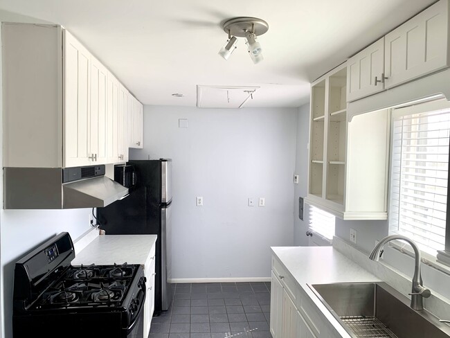 Photo - 1637 East Coronado Road