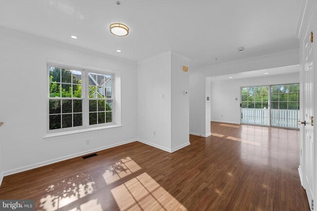 Photo - 540 Eagle Ct Townhome