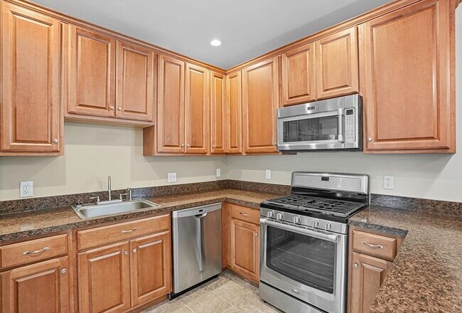 Photo - 64 South St Unit 2