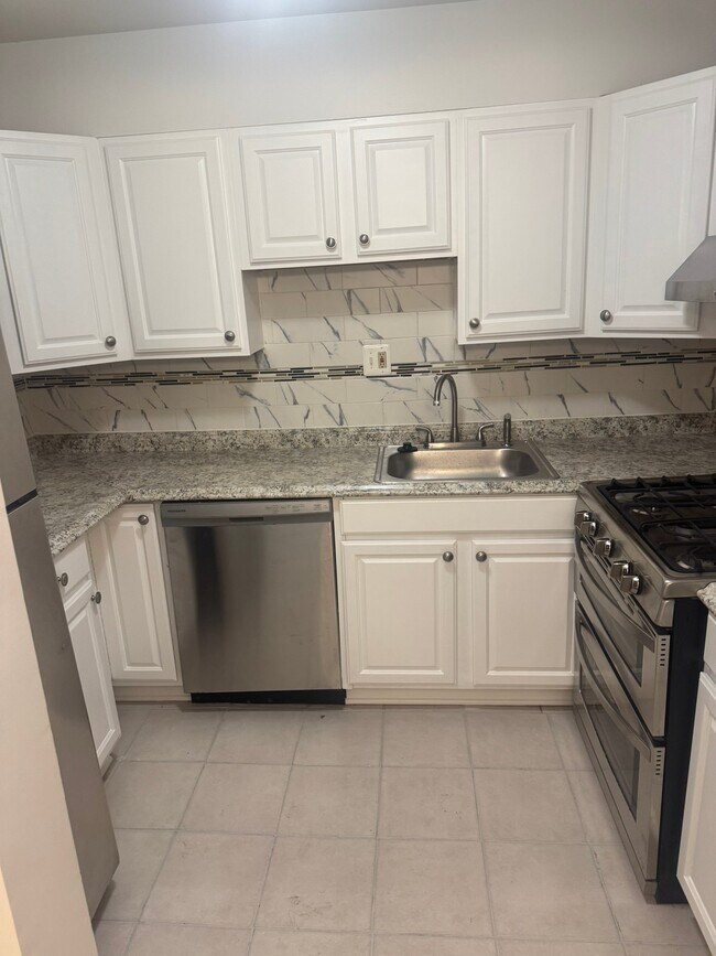 3807 Swann Rd Unit 101