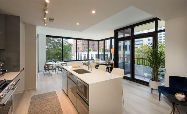 Building Photo - 693 Peachtree St NE Unit 18F Rental
