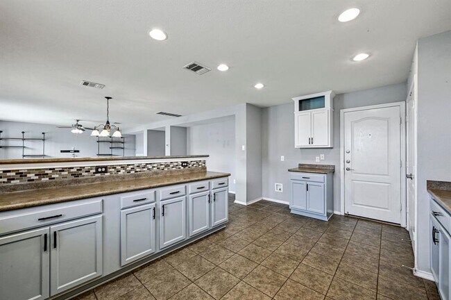 Photo - 214 Briarwood Dr