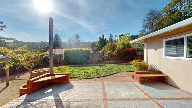 Photo - 207 Knight Dr