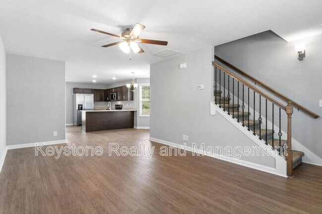 Photo - 206 Woodland Vly Ln