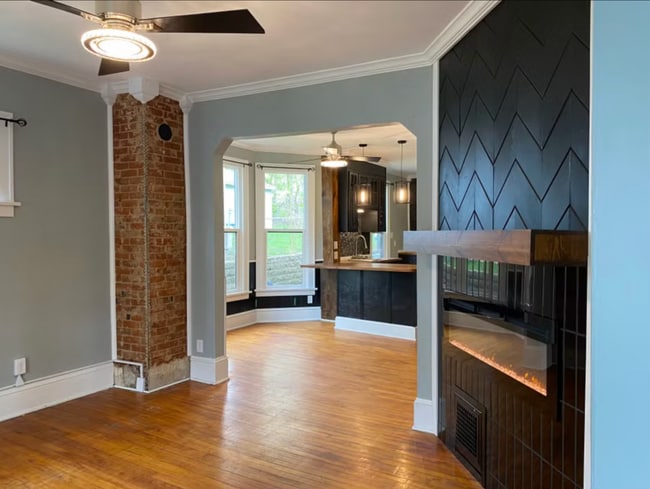 Building Photo - 37 Wyoming St E Unit 1