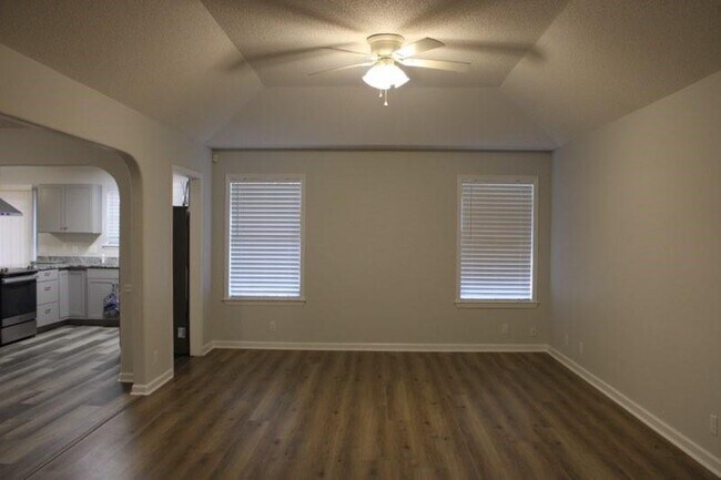 Photo - 110 Sandalwood Dr