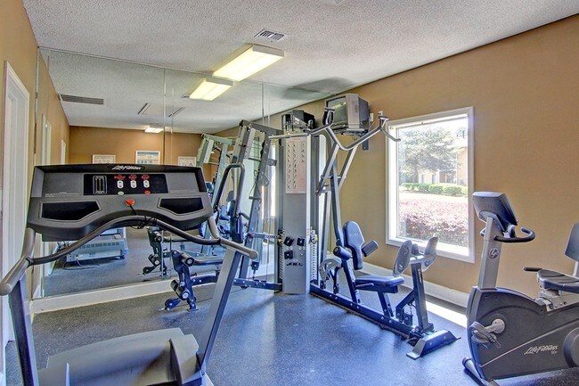 Sala de pesas - Stanford Village