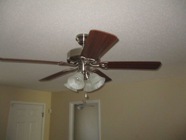 Photo - 222 Glade Ln